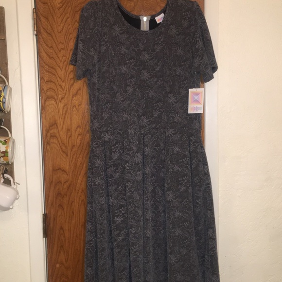 LuLaRoe Dresses & Skirts - NWT LuLaRoe Amelia Dress